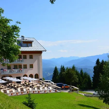 ホテル Hotel Norge 4*